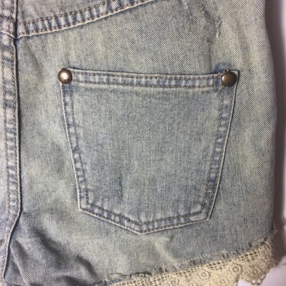 Free People Denim Lace HighRise Shorts B10 - Picture 2 of 6